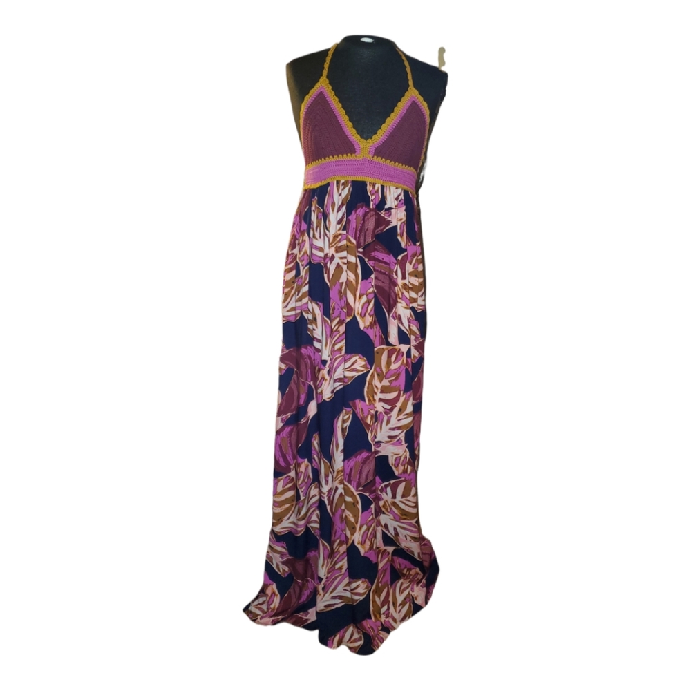 Halter Dress, OLD NAVY, HIPPIE VIBE.  SUPER CUTE CROQUETED TOP.  SIZE SMALL.